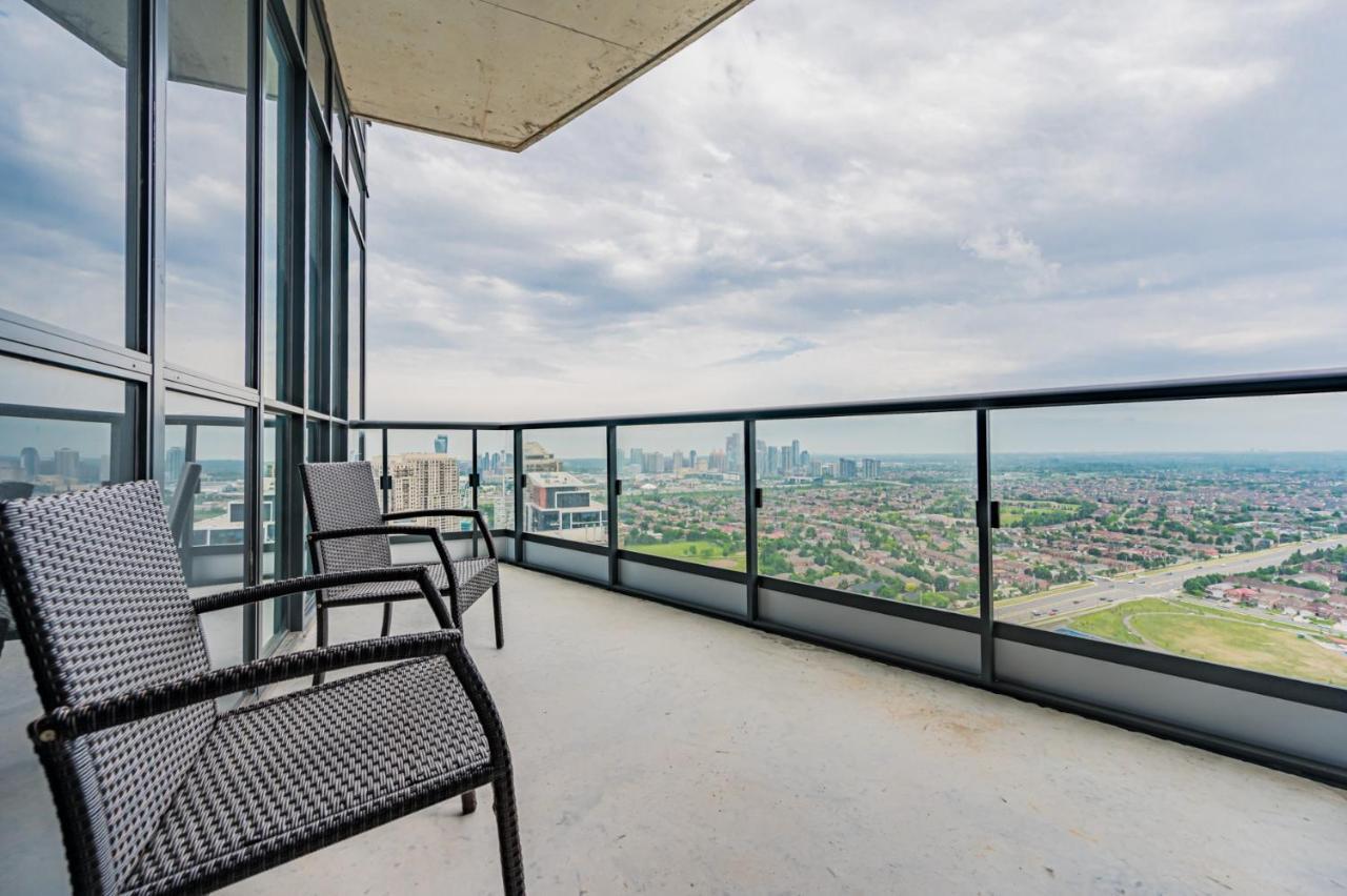 Amazing 3 Bed 4 Bath Penthouse With Roof Top Terrace Close To Airport Mississauga Eksteriør billede