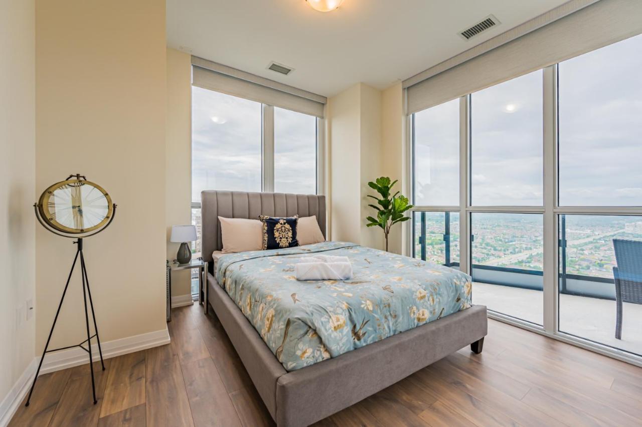 Amazing 3 Bed 4 Bath Penthouse With Roof Top Terrace Close To Airport Mississauga Eksteriør billede